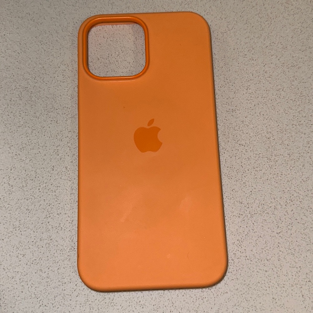 Apple nectarine silicone case